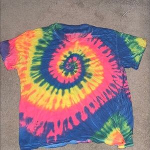 XL v-neck tie dye t-shirt